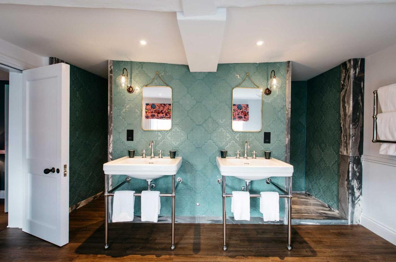Отель The Bower House, Restaurant & 4*